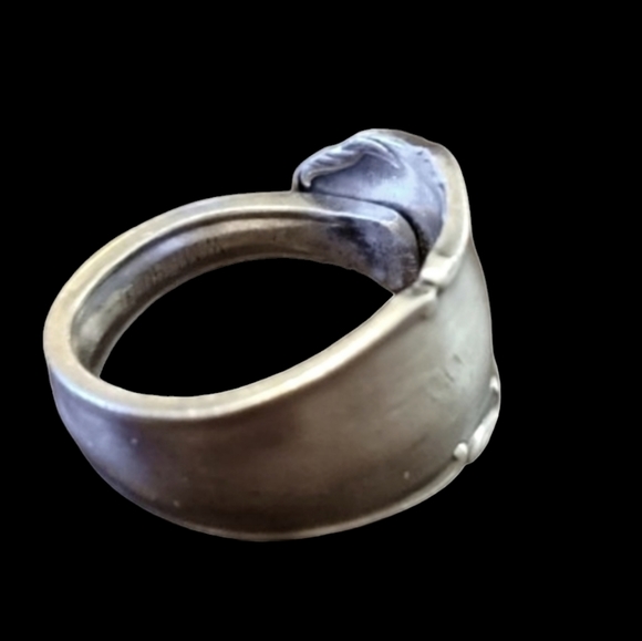 Beautiful Petite Hand Forged Vintage Spoon Ring Size 4 - Picture 6 of 8